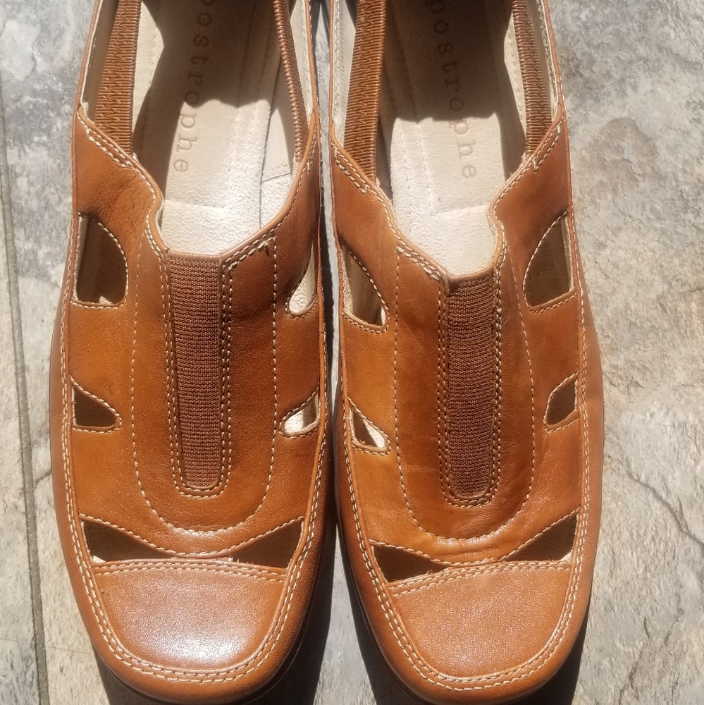 Tan leather sandle/flats size 8